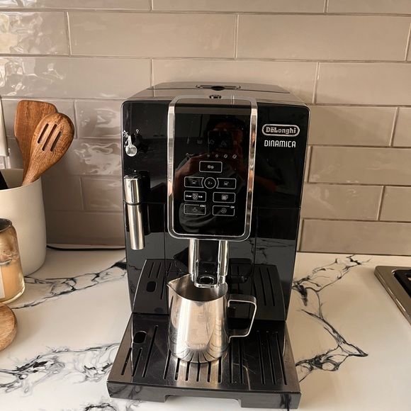 DeLonghi Dinamica Coffe Machine - Picture 2 of 8